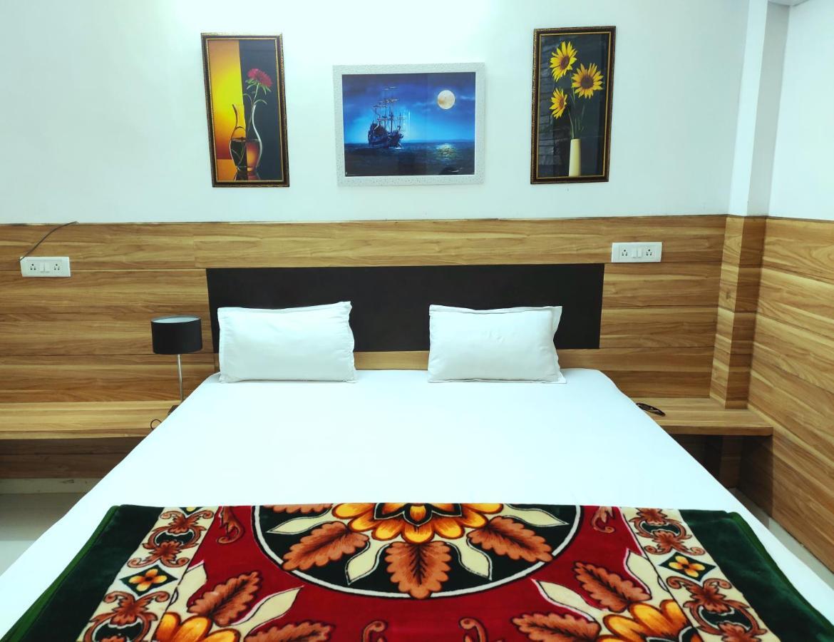 Hotel Parth Sitapur Muafi Exteriér fotografie