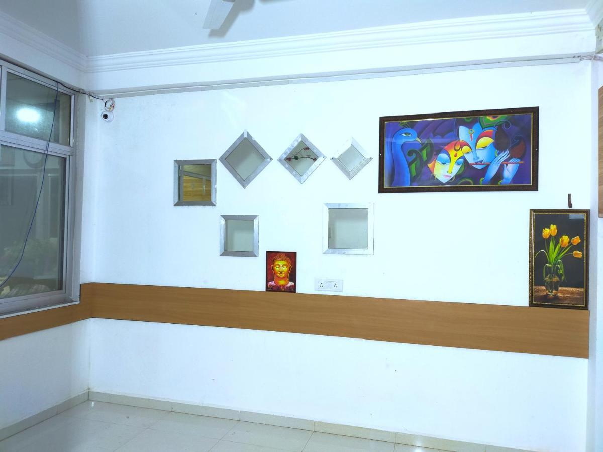 Hotel Parth Sitapur Muafi Exteriér fotografie