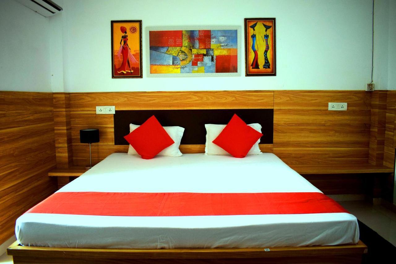 Hotel Parth Sitapur Muafi Exteriér fotografie