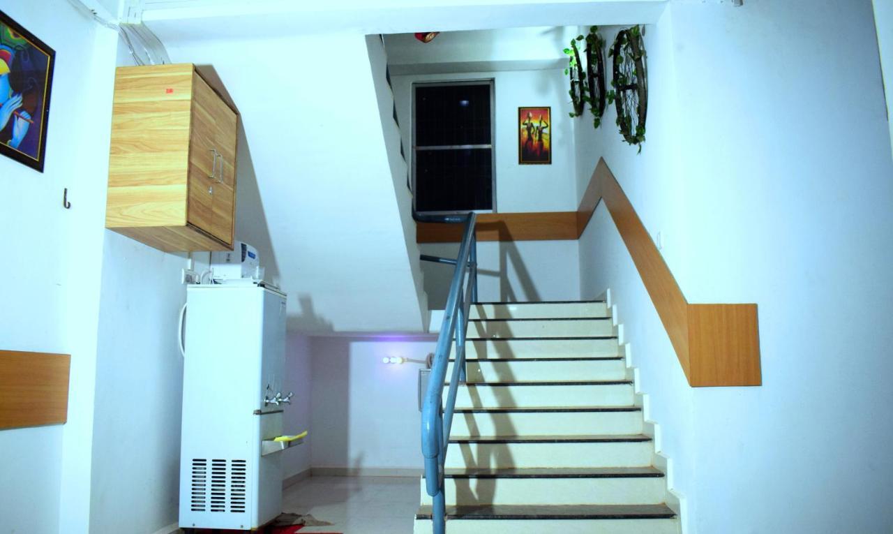 Hotel Parth Sitapur Muafi Exteriér fotografie