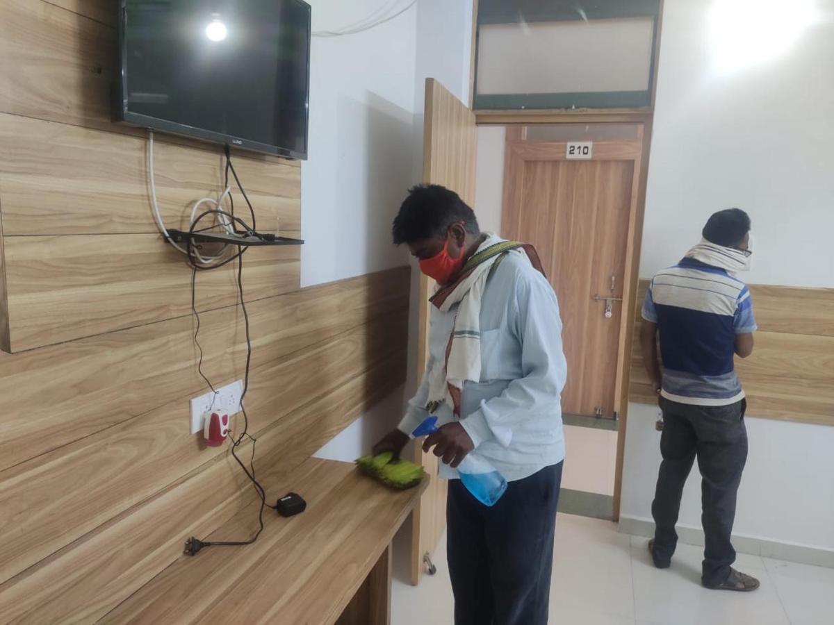 Hotel Parth Sitapur Muafi Exteriér fotografie